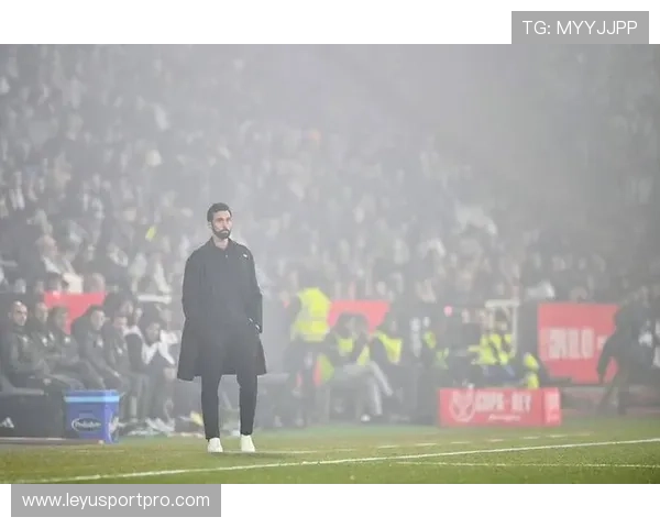 从高位逼抢到防守反击:皇马换帅后战术体系调整与成效分析 从高位逼抢到防守反击:皇马换帅后战术体系调整与成效分析